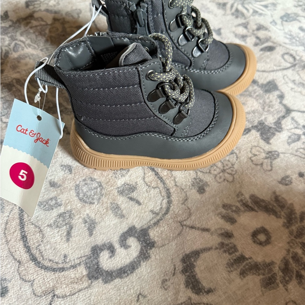 New! Cat and jack boots toddler